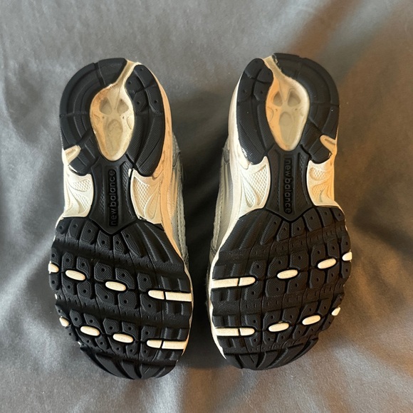 New Balance Kids' Silver and Navy Sneakers - Picture 3 of 4